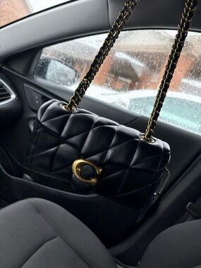 Coach 20 inch TABBY Shoulder Bag in Black with Gold Hardware